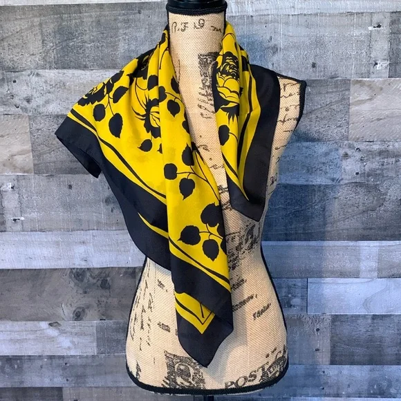 Valentina Fiore Floral Scarf - Picture 2 of 14